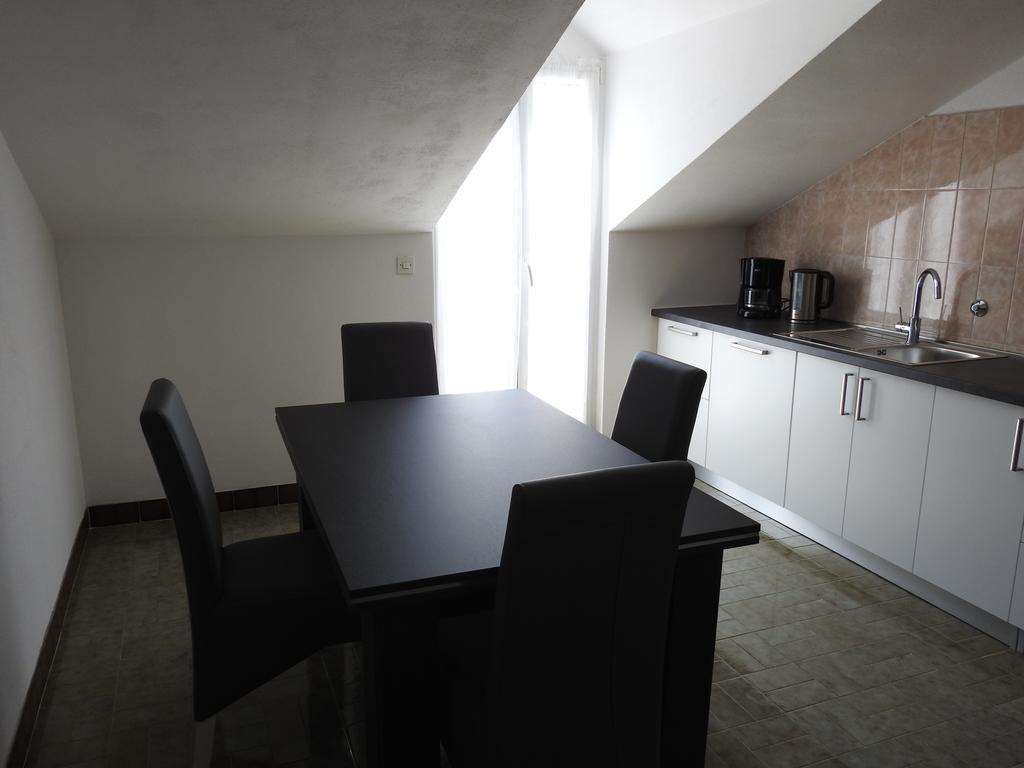Marini Apartmani Trogir Exterior foto
